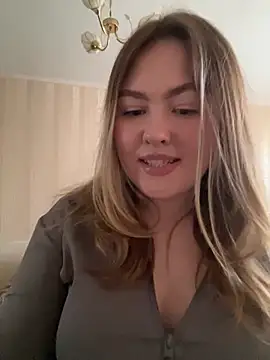 Snapshot of SunshineEmma chatting on 04.26.26 SunshineEmma online show from 04.26.26