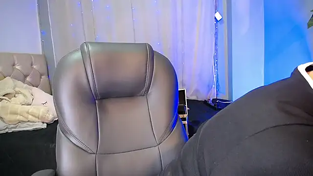 Lulugh  online show from 11.14.25