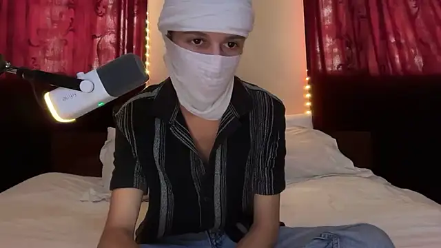 Snapshot of holydirt_luxeno1 chatting on 09.15.25 holydirt luxeno1 online show from 09.15.25