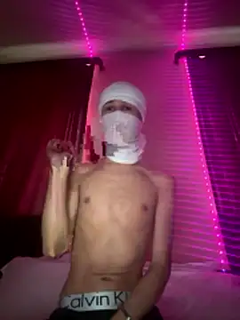 Snapshot of holydirt_luxeno1 chatting on 01.14.26 holydirt luxeno1 online show from 01.14.26