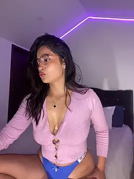 MiaAlarie online show from 02.14.26