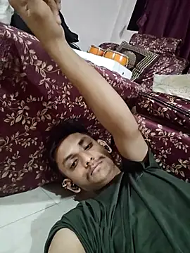 Snapshot of yung_cplz chatting on 10.07.25 yung cplz online show from 10.07.25