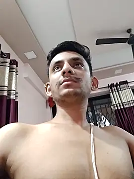 Snapshot of yung_cplz chatting on 10.13.25 yung cplz online show from 10.13.25