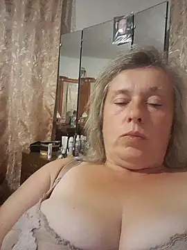 Snapshot of Catherine372311 chatting on 09.22.25 Catherine372311 online show from 09.22.25