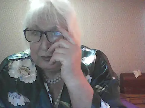 Alexia64231 online show from 10.20.25