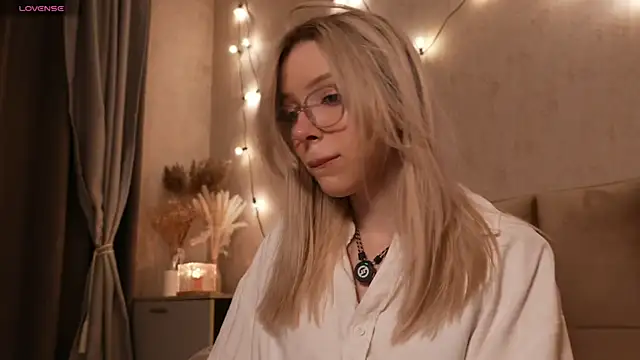 peachii meow online show from 07.12.26