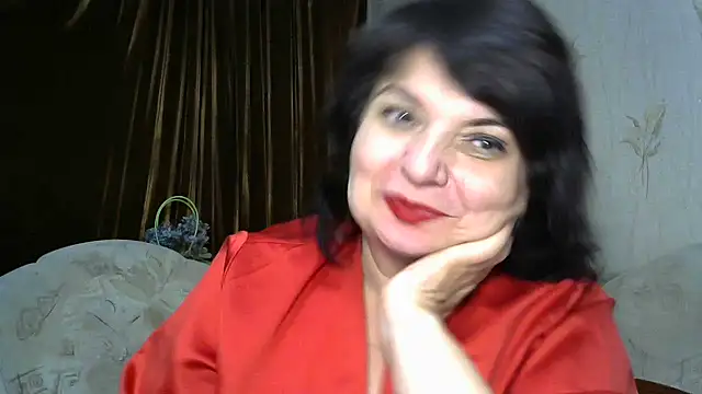 Snapshot of LedyNika chatting on 09.15.25 LedyNika online show from 09.15.25