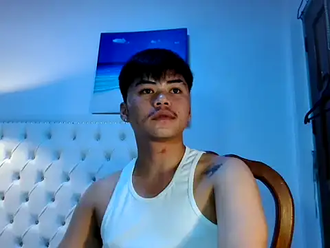Snapshot of hot_emman chatting on 03.29.26 hot emman online show from 03.29.26