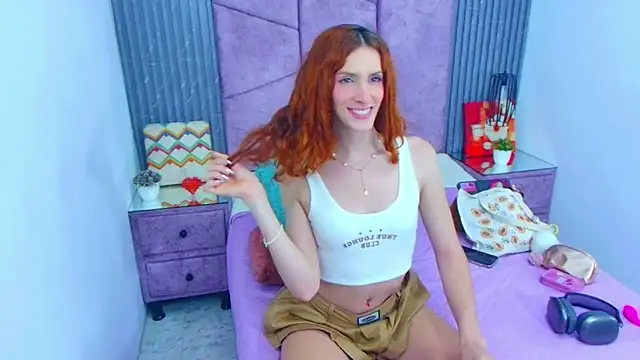 Emma Lodge online show from 11.28.25