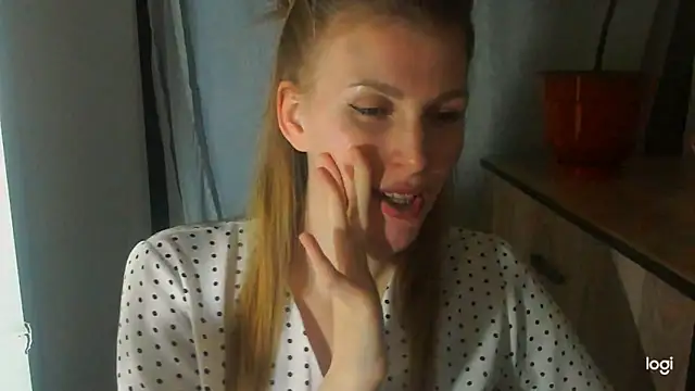 JuliaMuuun online show from 06.05.26