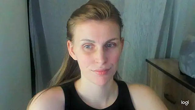 JuliaMuuun online show from 06.25.26