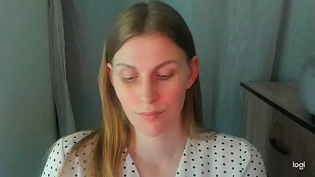 JuliaMuuun online show from 06.26.26