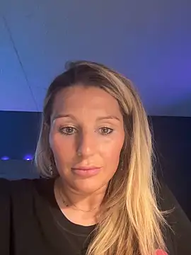 BaddieBossXX2 online show from 11.26.25