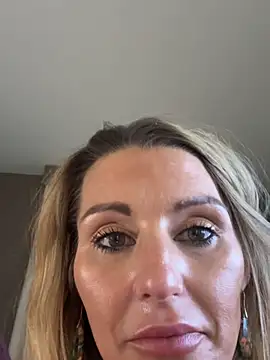 BaddieBossXX2 online show from 11.29.25