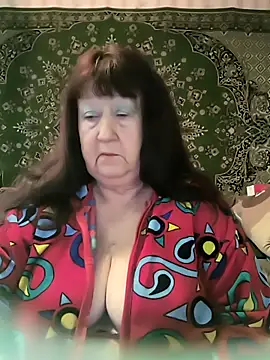 Snapshot of CrystalLime6411 chatting on 04.06.26 CrystalLime6411 online show from 04.06.26