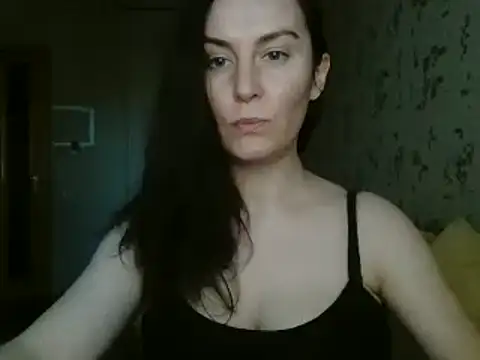 Snapshot of KatalinaQE chatting on 09.12.25 KatalinaQE online show from 09.12.25