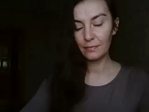 Snapshot of KatalinaQE chatting on 09.25.25 KatalinaQE online show from 09.25.25