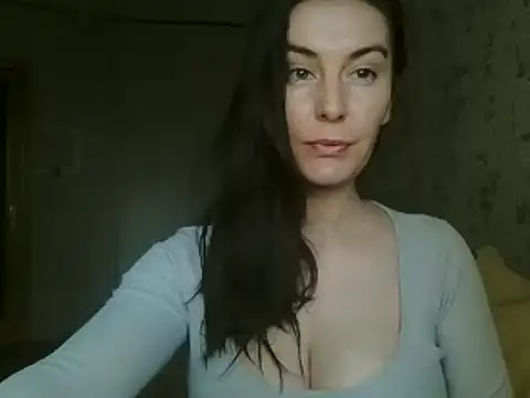 Snapshot of KatalinaQE chatting on 09.26.25 KatalinaQE online show from 09.26.25