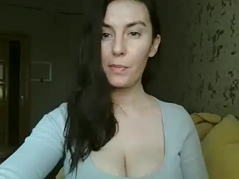 Snapshot of KatalinaQE chatting on 10.02.25 KatalinaQE online show from 10.02.25