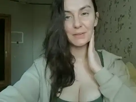 Snapshot of KatalinaQE chatting on 10.03.25 KatalinaQE online show from 10.03.25