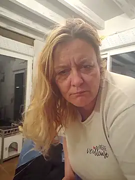 Misspapillon1840 online show from 03.12.26