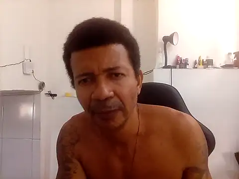 Snapshot of moreno25centimetro chatting on 09.17.25 moreno25centimetro online show from 09.17.25