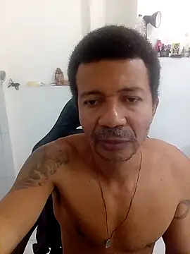 Snapshot of moreno25centimetro chatting on 09.19.25 moreno25centimetro online show from 09.19.25