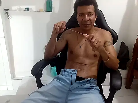 Snapshot of moreno25centimetro chatting on 10.12.25 moreno25centimetro online show from 10.12.25