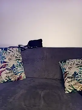 Enzo-wolf33 online show from 10.13.25