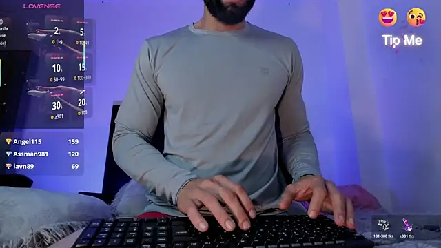 Enzo-wolf33 online show from 04.25.26