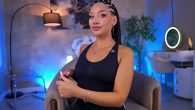 Snapshot of NinaSolenne chatting on 05.29.26 NinaSolenne online show from 05.29.26