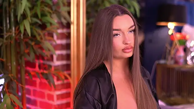 MillaSerene online show from 12.14.25