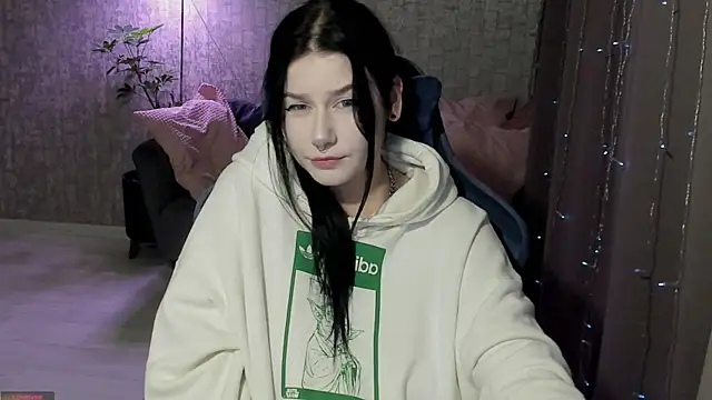 Snapshot of AlinaGreeeen chatting on 09.12.25 AlinaGreeeen online show from 09.12.25