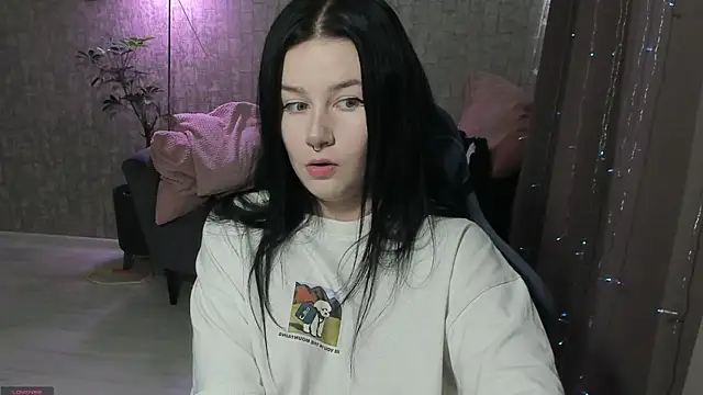 Snapshot of AlinaGreeeen chatting on 09.18.25 AlinaGreeeen online show from 09.18.25