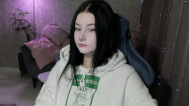 Snapshot of AlinaGreeeen chatting on 09.27.25 AlinaGreeeen online show from 09.27.25