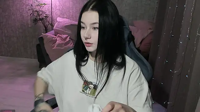Snapshot of AlinaGreeeen chatting on 10.01.25 AlinaGreeeen online show from 10.01.25