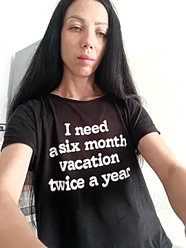 Snapshot of Princessa99885 chatting on 09.22.25 Princessa99885 online show from 09.22.25