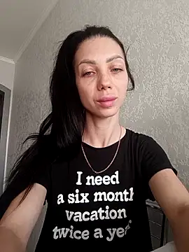 Snapshot of Princessa99885 chatting on 09.23.25 Princessa99885 online show from 09.23.25