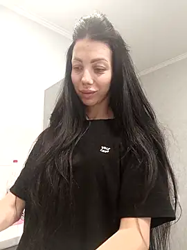 Snapshot of Princessa99885 chatting on 10.17.25 Princessa99885 online show from 10.17.25