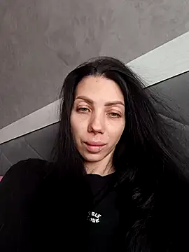 Snapshot of Princessa99885 chatting on 11.03.25 Princessa99885 online show from 11.03.25