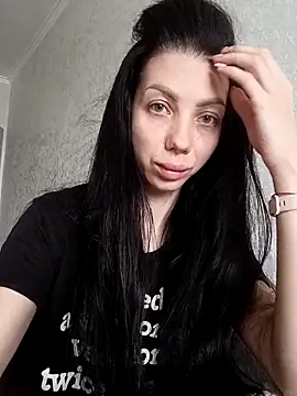 Snapshot of Princessa99885 chatting on 11.12.25 Princessa99885 online show from 11.12.25