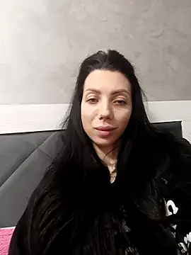 Snapshot of Princessa99885 chatting on 11.17.25 Princessa99885 online show from 11.17.25