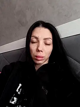 Snapshot of Princessa99885 chatting on 11.25.25 Princessa99885 online show from 11.25.25