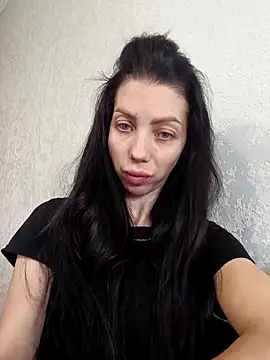 Snapshot of Princessa99885 chatting on 11.30.25 Princessa99885 online show from 11.30.25