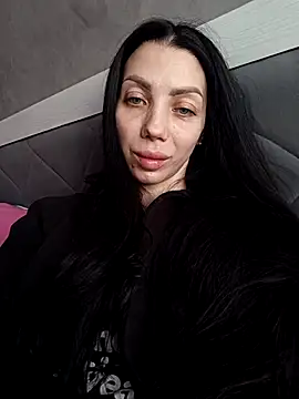 Snapshot of Princessa99885 chatting on 12.17.25 Princessa99885 online show from 12.17.25