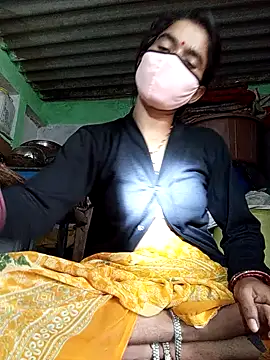 MISS LOVE 001 online show from 10.31.25