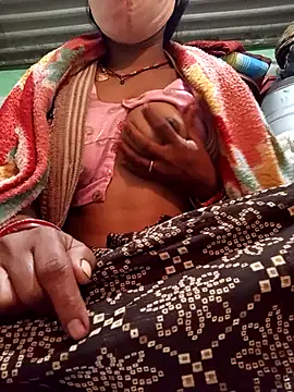 MISS LOVE 001 online show from 11.19.25