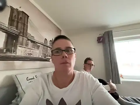 Snapshot of voluptuous-minx chatting on 02.15.26 voluptuous-minx online show from 02.15.26