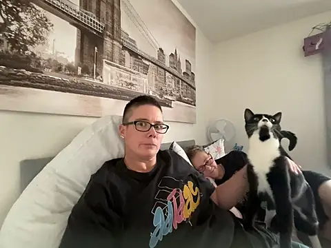 Snapshot of voluptuous-minx chatting on 02.27.26 voluptuous-minx online show from 02.27.26