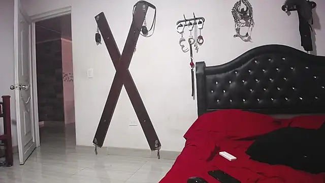 Snapshot of RocoAndHisGirls chatting on 10.03.25 RocoAndHisGirls online show from 10.03.25